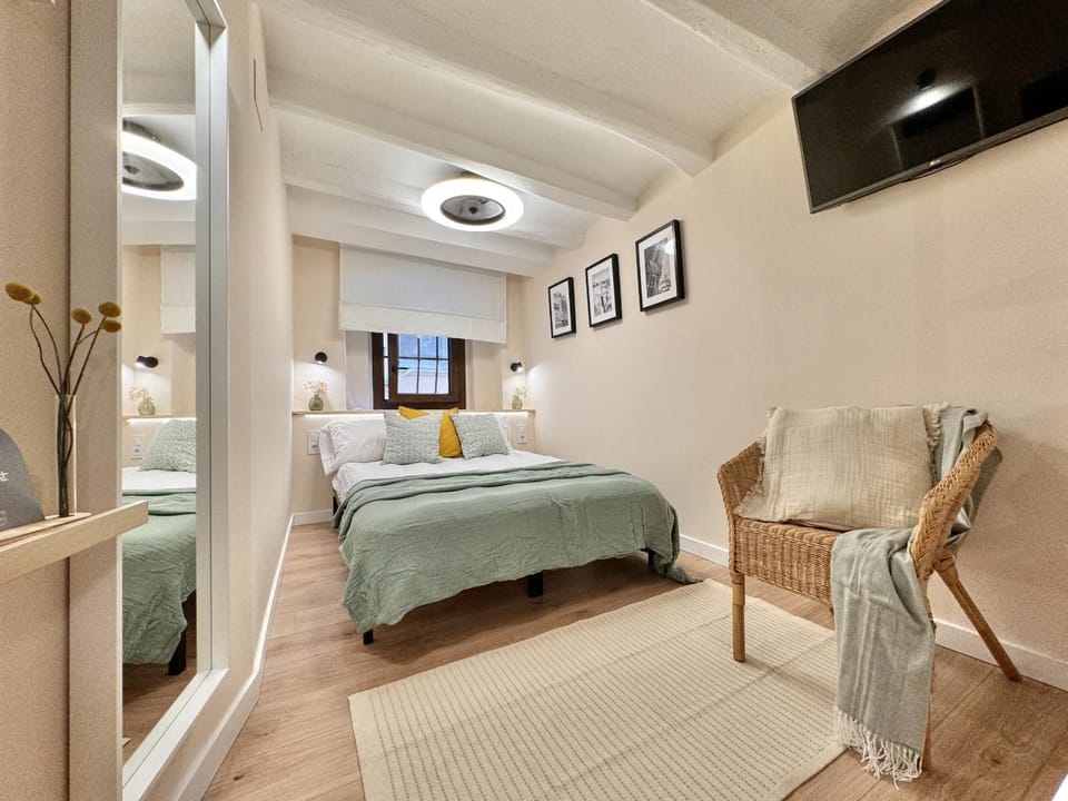 Bed, Bedroom