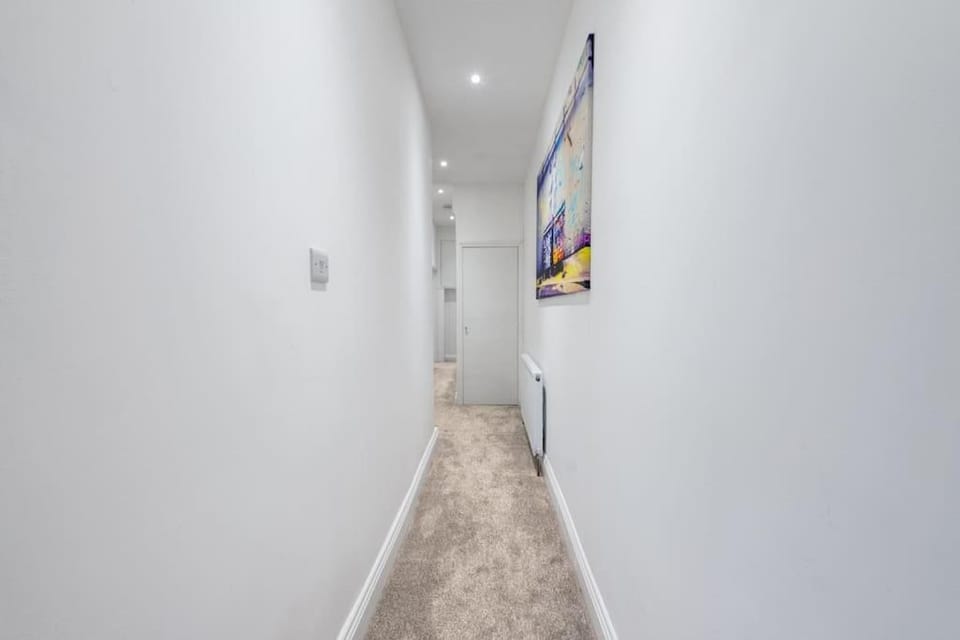 Brand New Cricklewood Zone 2 Modern Home House in London