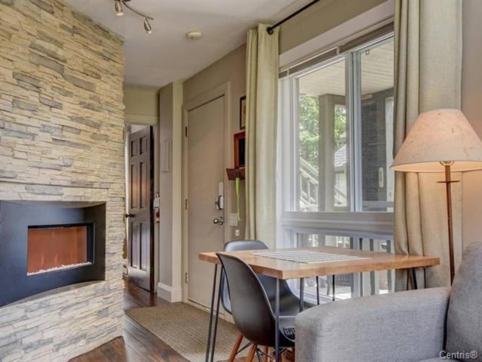 Charming Condo in the Mont Tremblant Ski Village Apartment in Mont-Tremblant