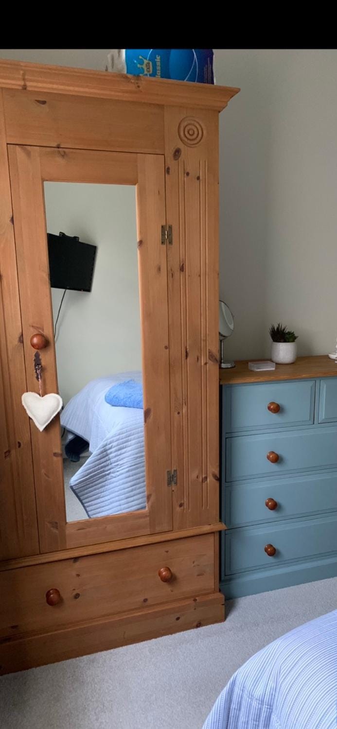 Lynne's Place Room 1 Vacation rental in Carmarthen
