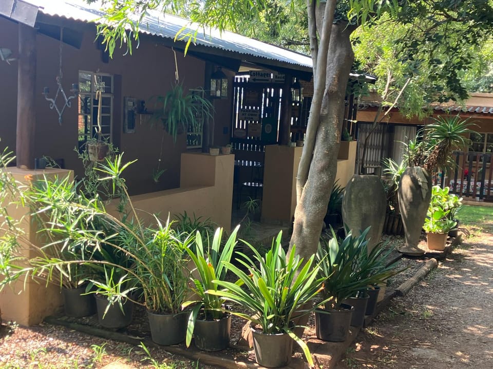 Cave View Cottages - Self catering Apartment in Gauteng