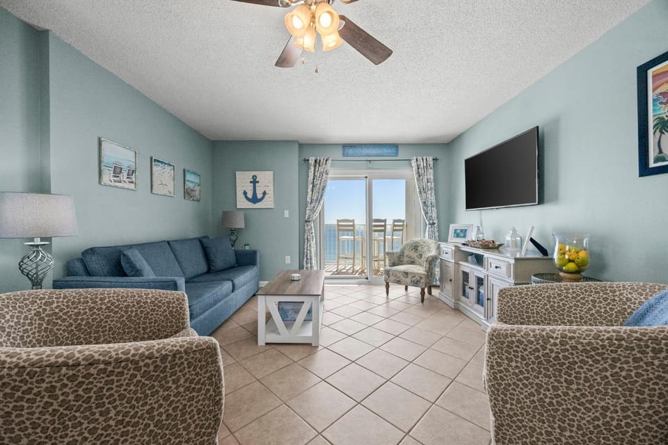 Westwind 701 House in West Beach