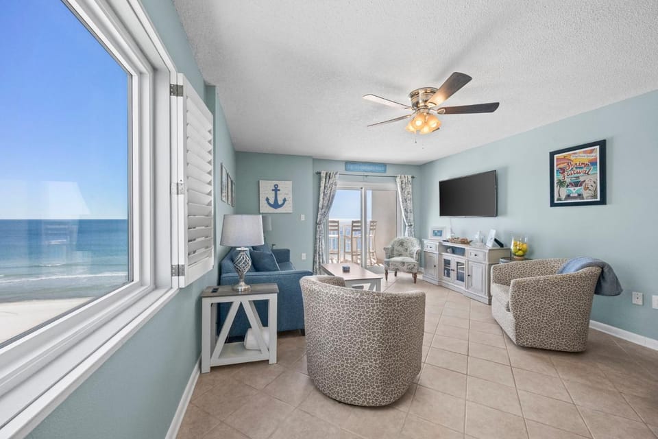Westwind 701 House in West Beach