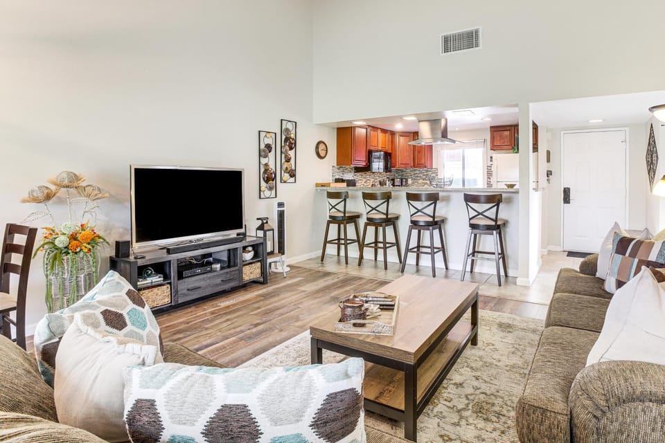 Golf Course On-Site: Peaceful Condo in Palm Desert House in Palm Desert