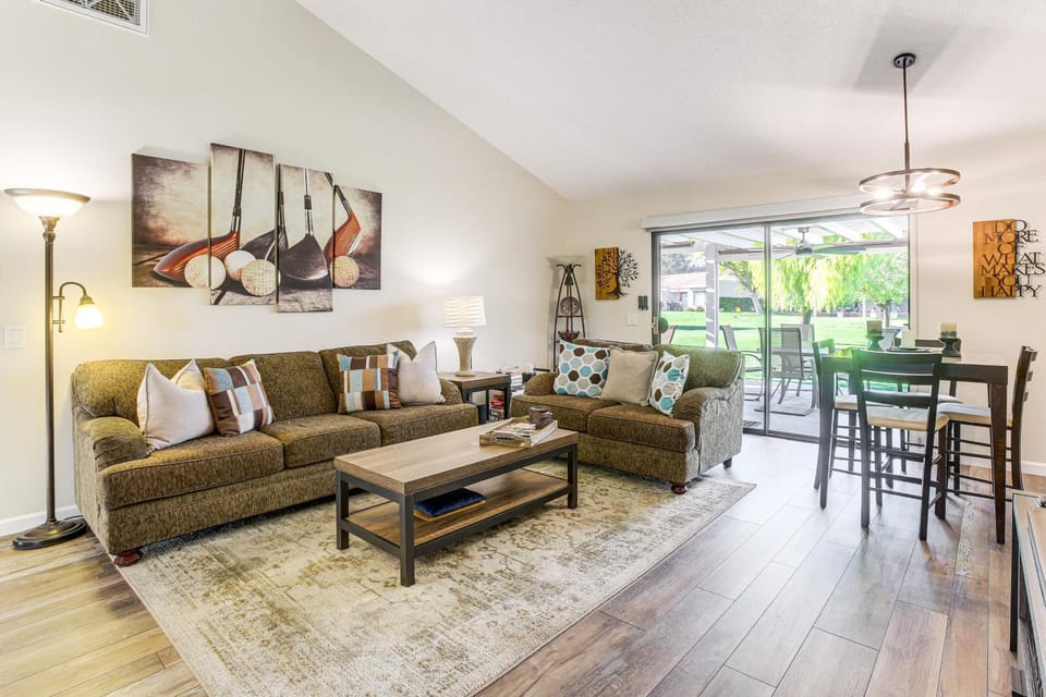 Golf Course On-Site: Peaceful Condo in Palm Desert House in Palm Desert