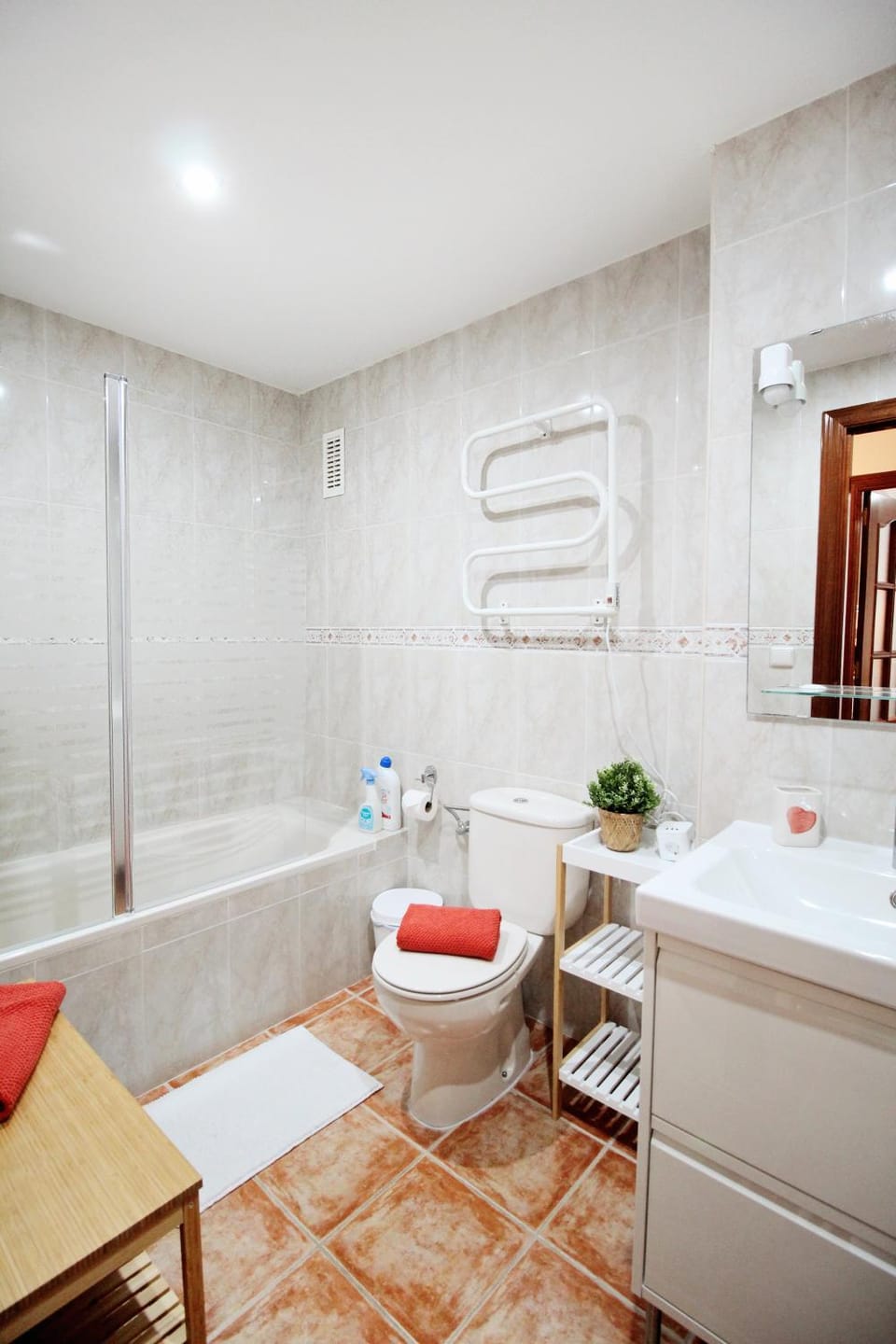 Piso coqueto con PARKING y BALCON Apartment in Aragon