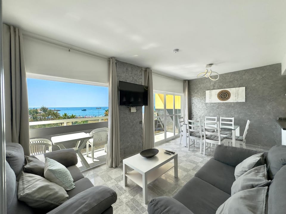 TV and multimedia, Living room, Sea view