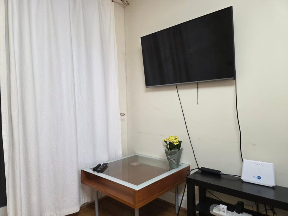 Exceptional City center Apartment Can Sleep Up To 4 Guest High speed internet access Free Near Utilita Apartment in Birmingham