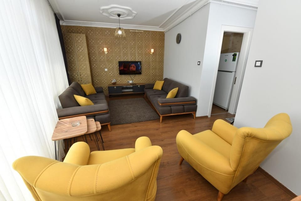 Communal lounge/ TV room, TV and multimedia, Living room, Seating area