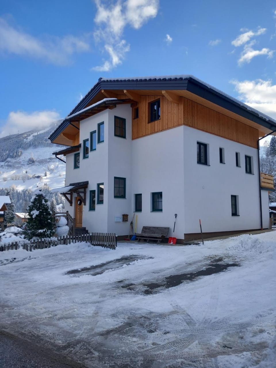 Property building, Day, Natural landscape, Winter, Mountain view