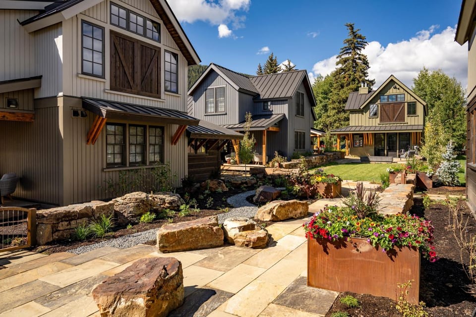 Mariposa-Valerian-Paintbrush Bundle at Academy Place House in Crested Butte