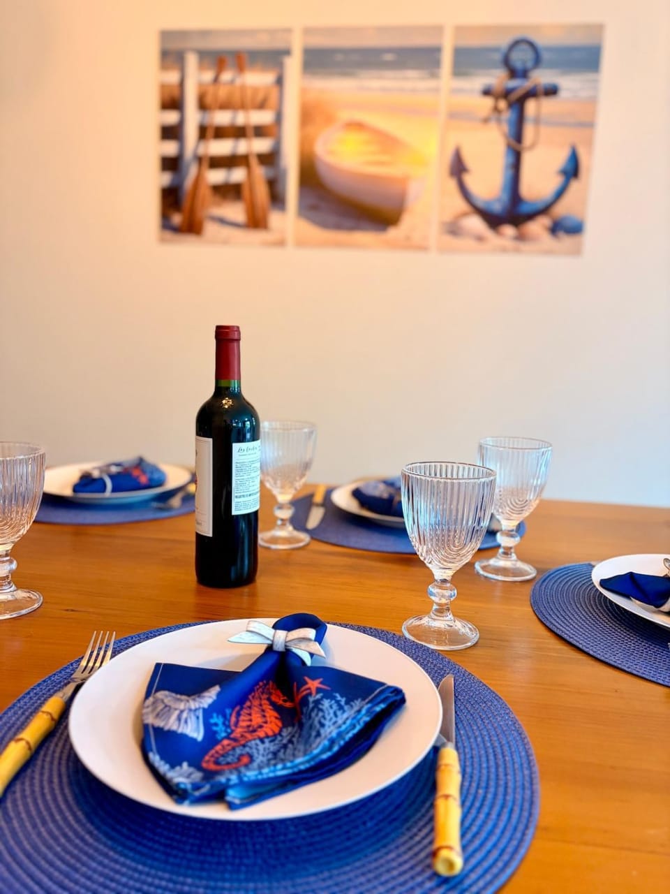 Decorative detail, Dining area, Dinner, internet