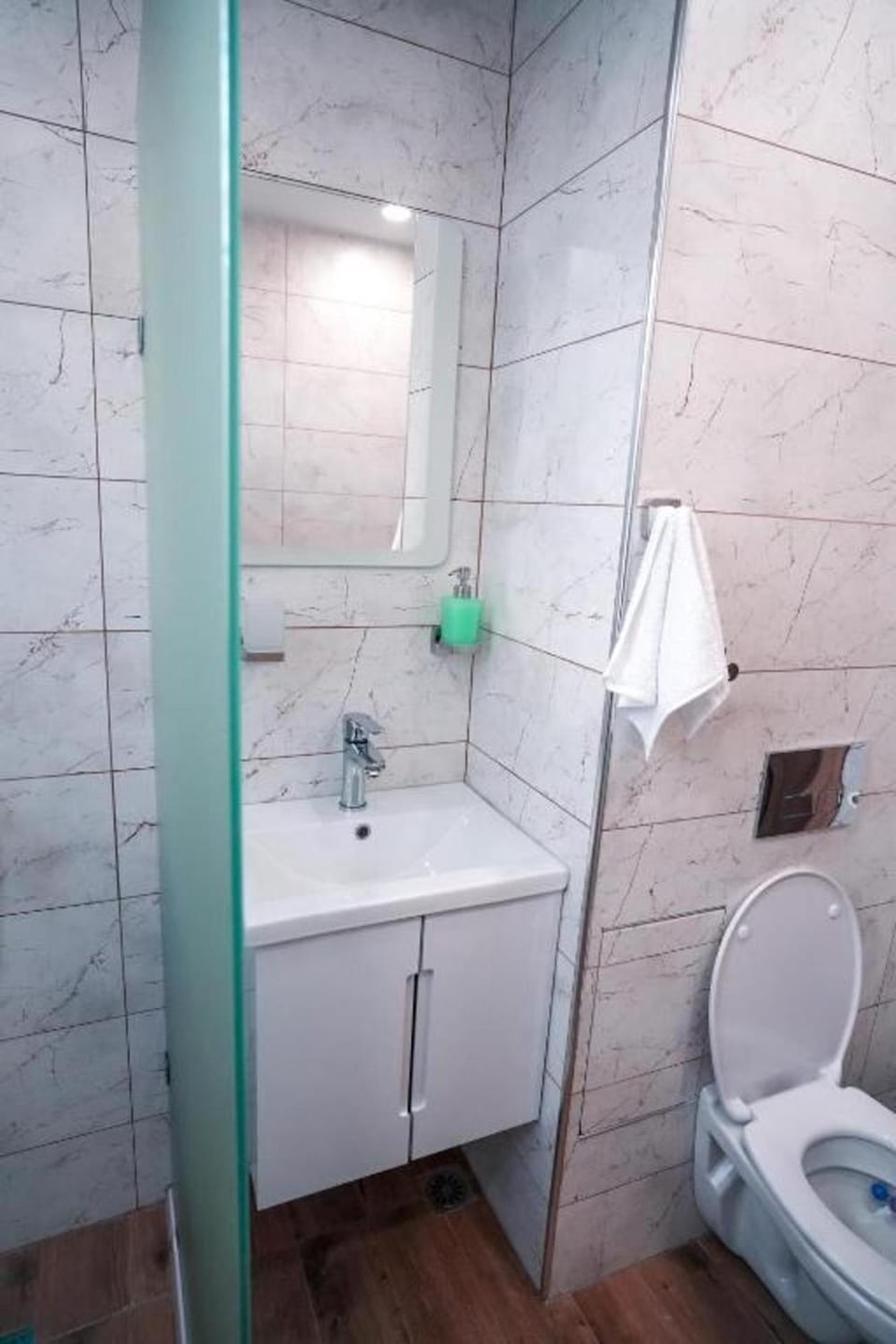 2 Bed Apt - Sleeps 4 Terrace & Pet Friendly Apartment in Blagoevgrad Province