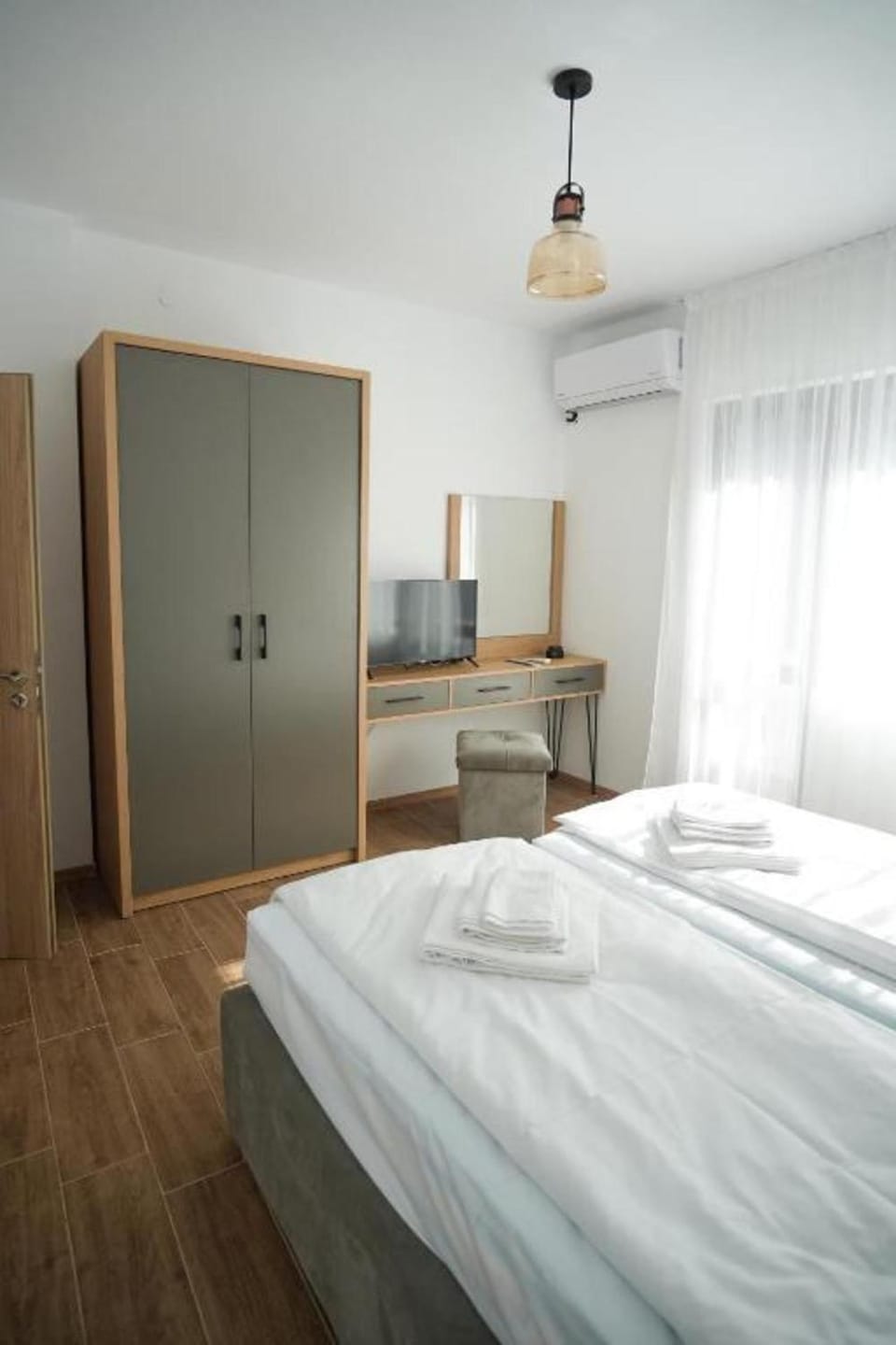 2 Bed Apt - Sleeps 4 Terrace & Pet Friendly Apartment in Blagoevgrad Province