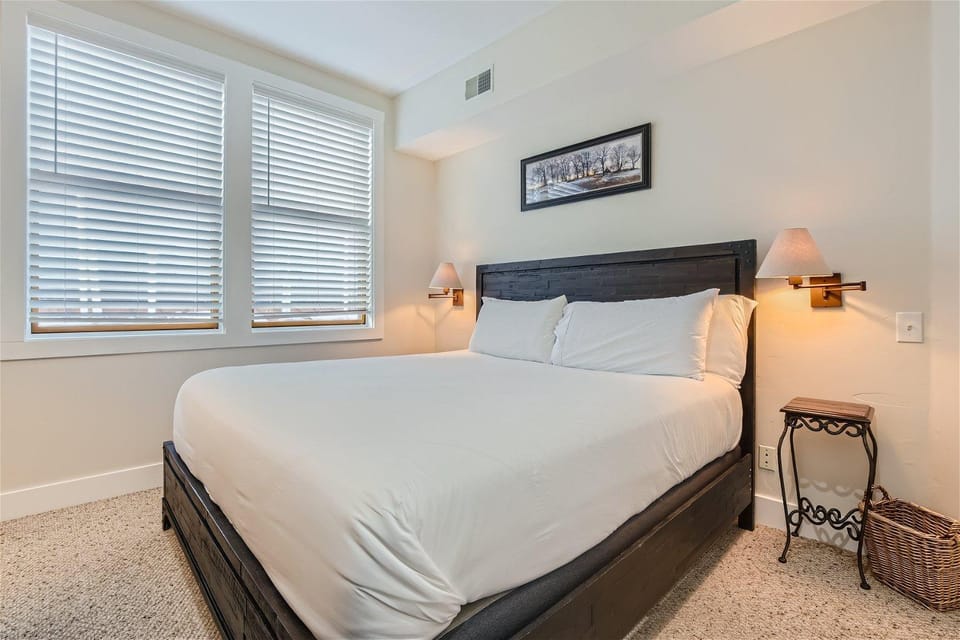 Walk to Main Street - Walk to Town Ski Lift Access, Hot Tub, Perfect Location! House in Park City