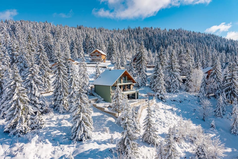 Property building, Natural landscape, Winter