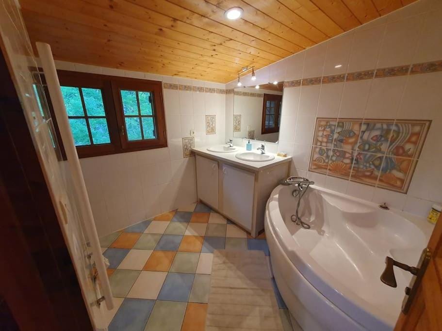 Villa 10 pers avec piscine privée et accès tennis Villa in Lacanau