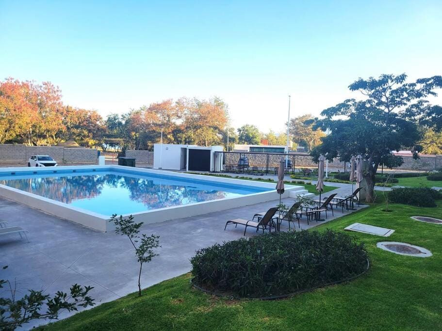 Swimming pool