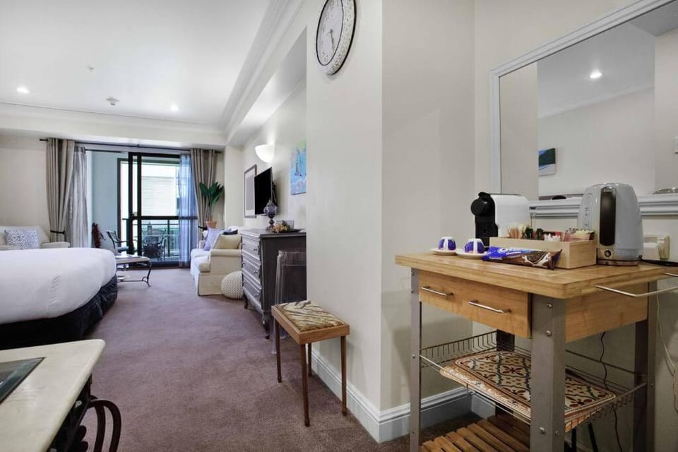 Deluxe City Centre Hot Tub Heated Swimming Pool Apartment in Auckland