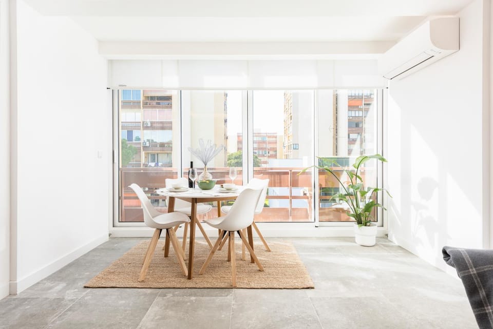 View (from property/room), Living room, Seating area, Dining area, air conditioner