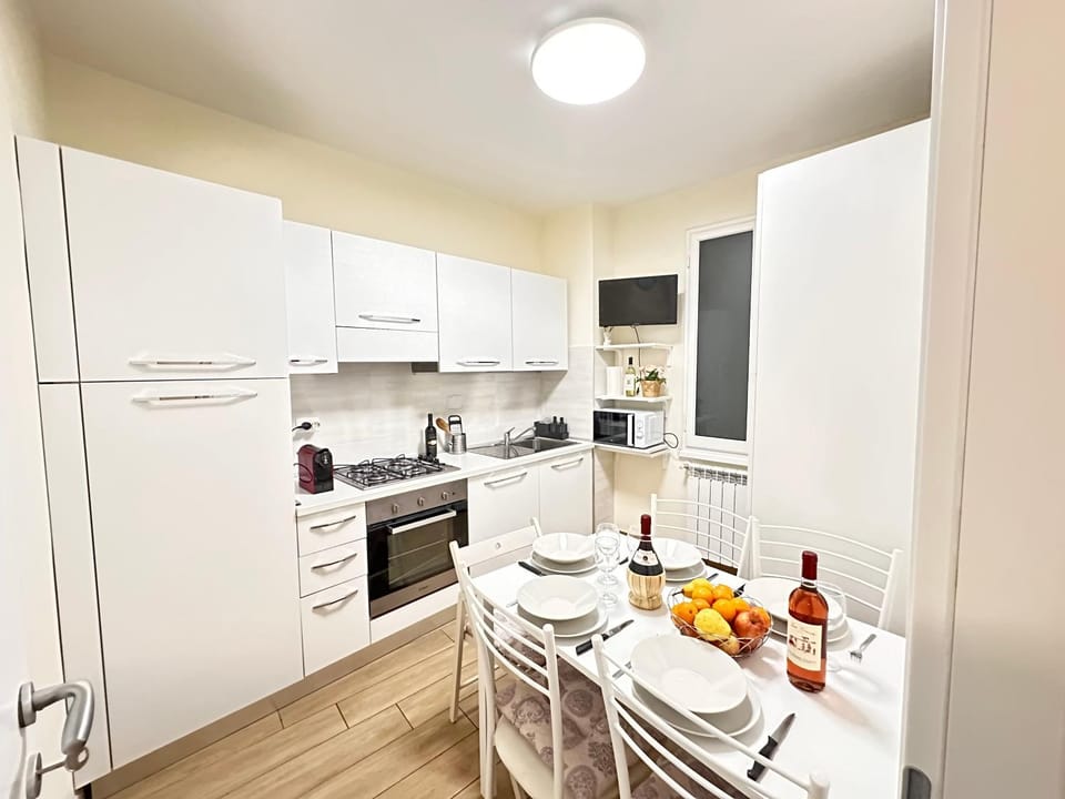Kitchen or kitchenette, Dining area, stove, kitchen