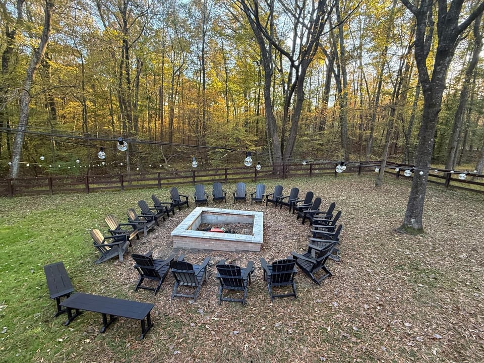 Whisper Chalet Reunions Groups 20 Plus Guests House in Greensboro