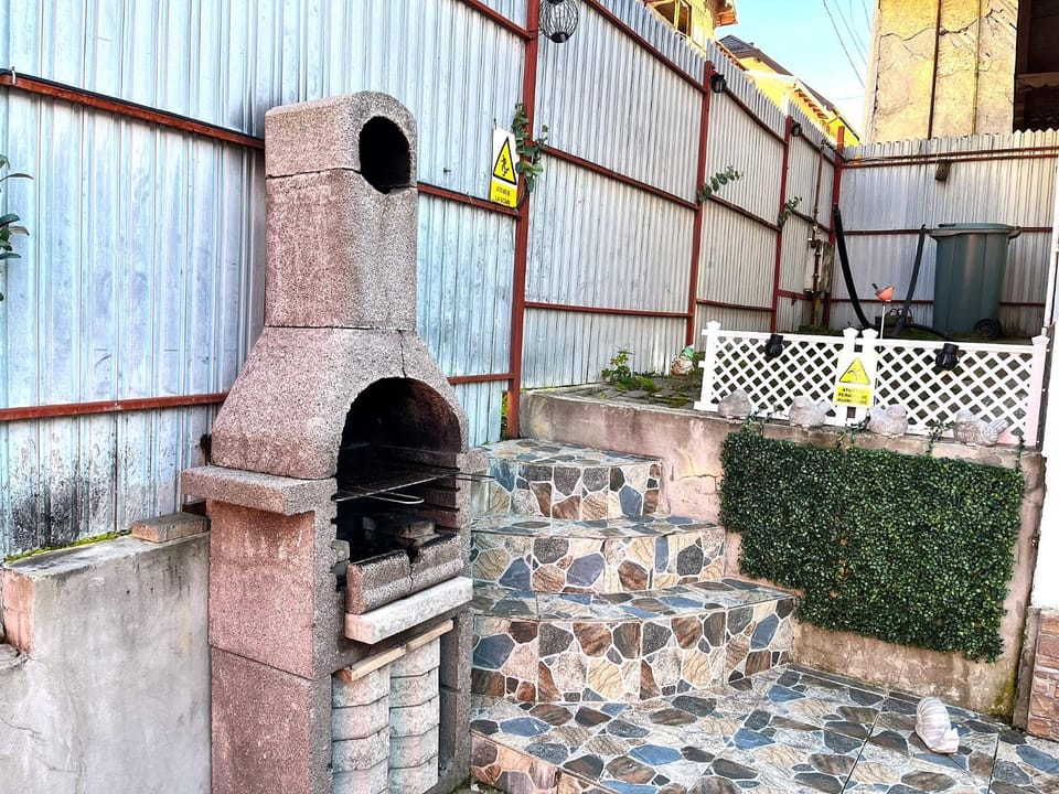 Nearby landmark, BBQ facilities, BBQ facilities, Garden, Garden, Skiing, Landmark view, Mountain view, Inner courtyard view, Parking