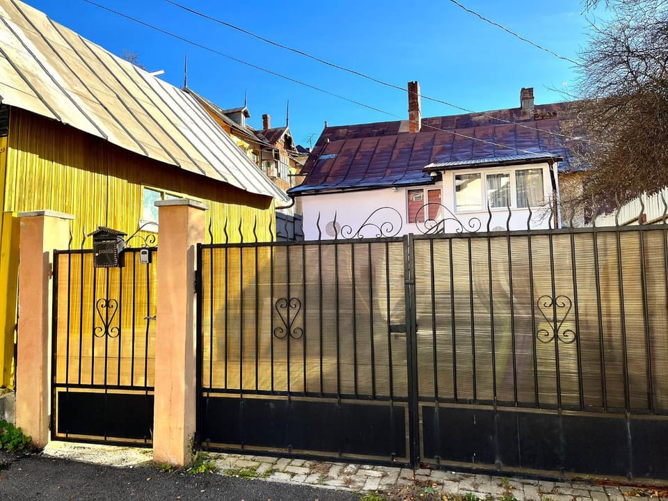 Property building, Facade/entrance