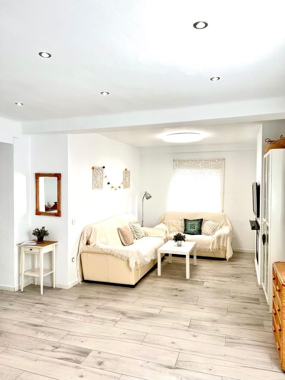 TV and multimedia, Living room, Seating area