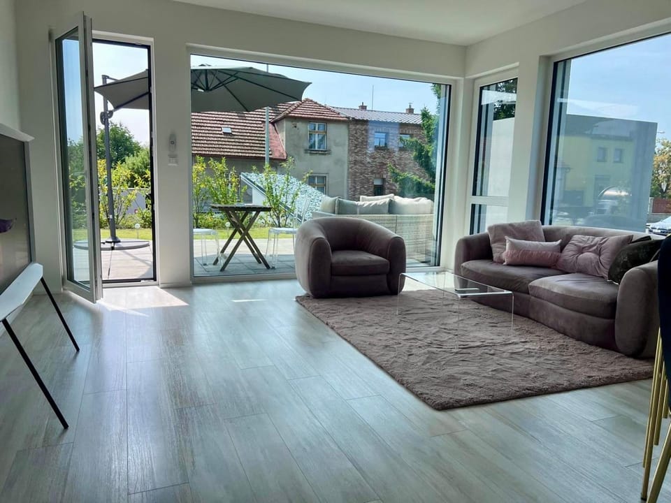Day, View (from property/room), Balcony/Terrace, Living room, Seating area