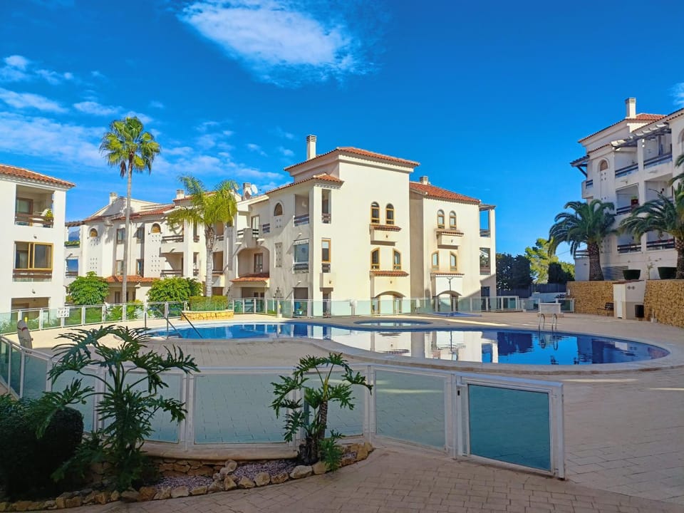 Property building, Swimming pool, Swimming pool