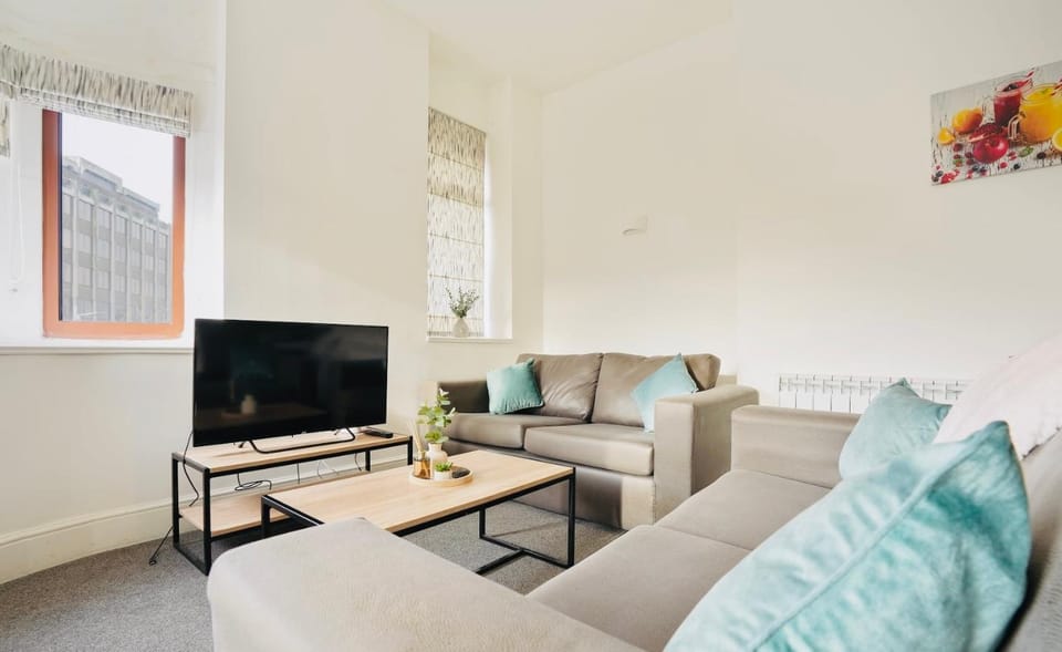 City centre Modern 2 Bedroom Apartment Marina & Station Walk Apartment in Hull