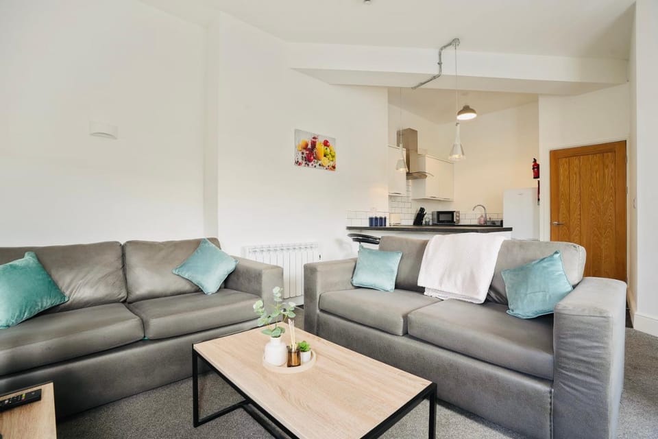 City centre Modern 2 Bedroom Apartment Marina & Station Walk Apartment in Hull