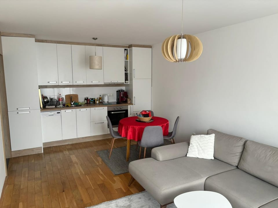 Dining area, kitchen