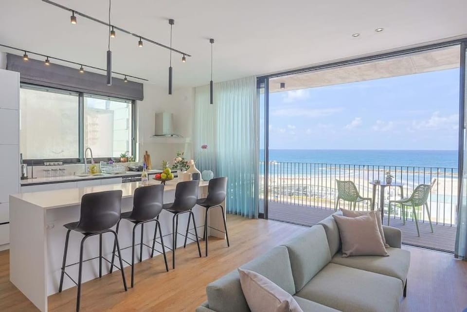 Luxury 2BD Beach Apartment 525 Apartment in Tel Aviv-Yafo