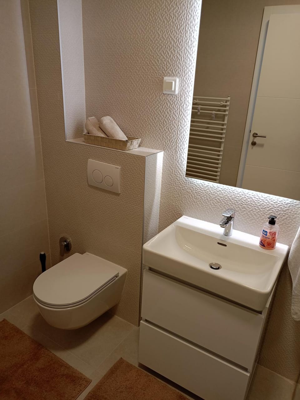 Toilet, Bathroom, bidet, towels
