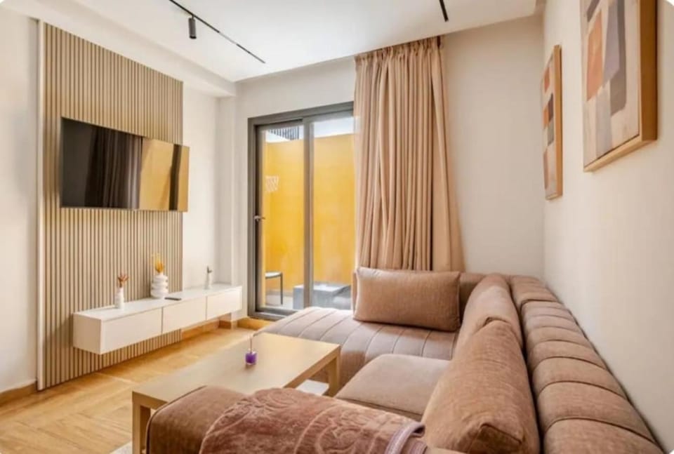 Communal lounge/ TV room, TV and multimedia, Living room