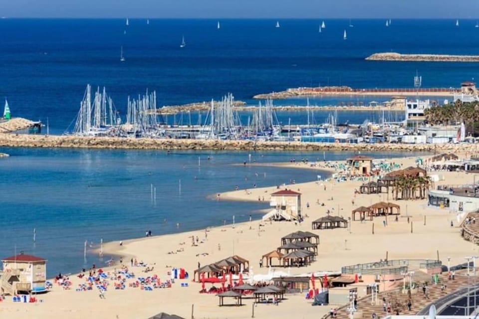 Luxury Studio Beach Flat 211 Apartment in Tel Aviv-Yafo