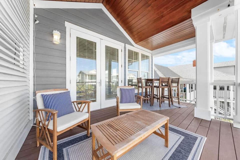 Paradise by the Pier Carolina Getaway House in Wrightsville Beach