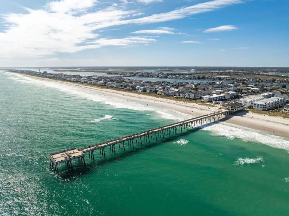Paradise by the Pier Carolina Getaway House in Wrightsville Beach