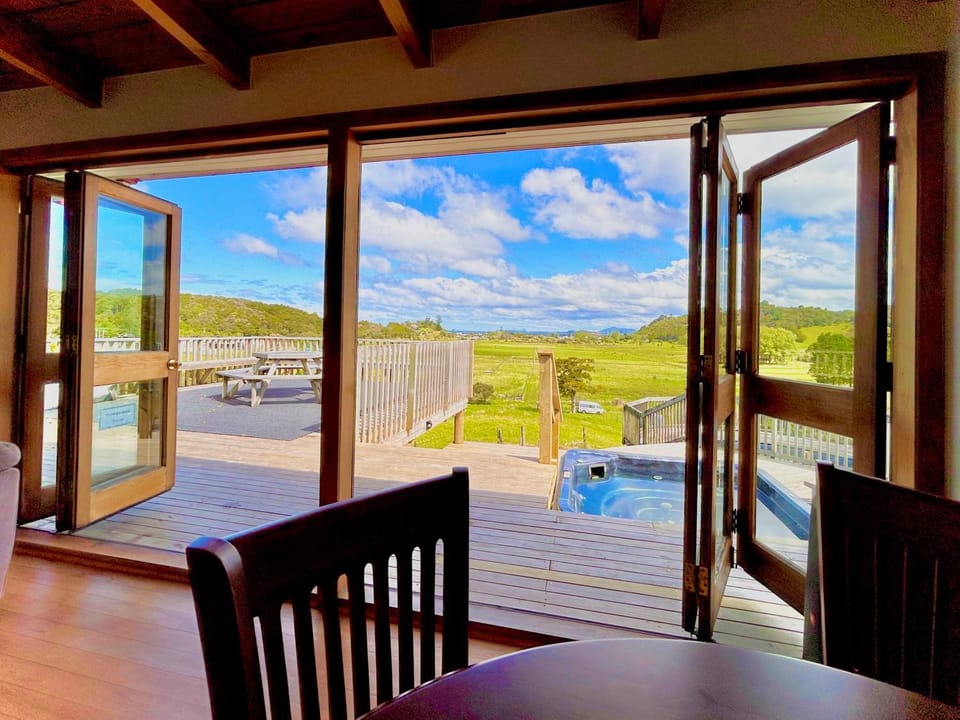 View (from property/room), Balcony/Terrace, Dining area