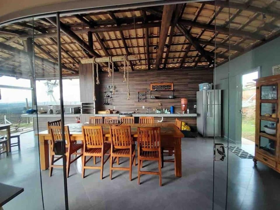 Kitchen or kitchenette, Seating area, Dining area