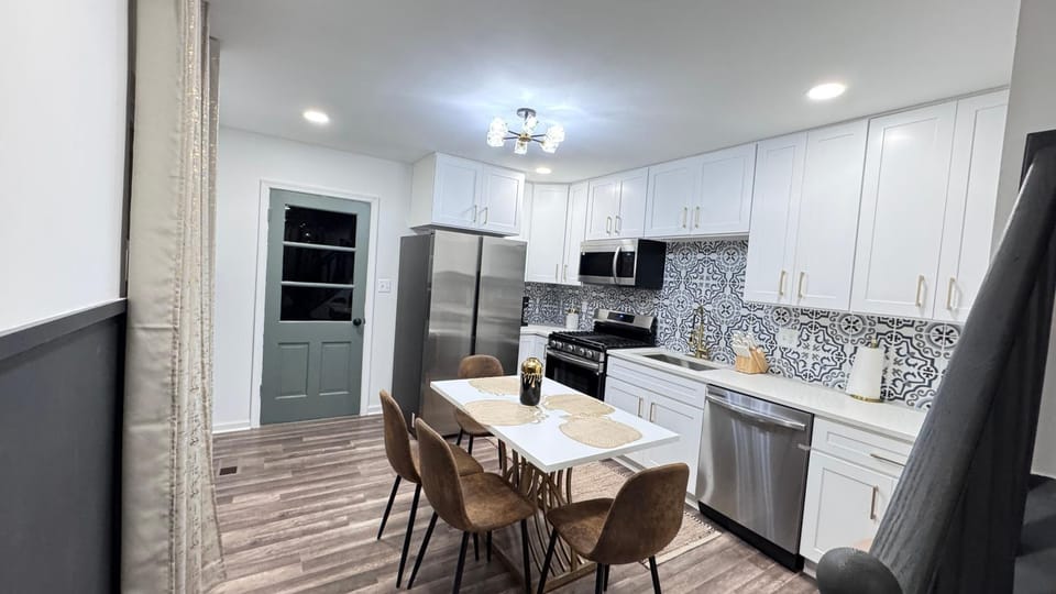 DC Edge stunning three-bedroom House House in District of Columbia
