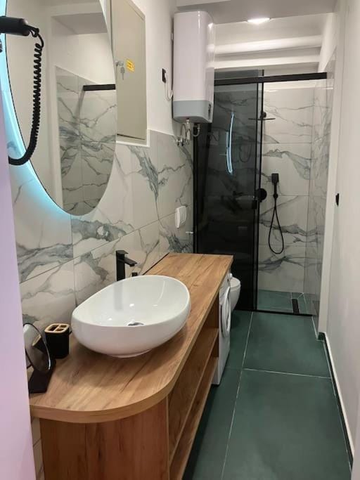 Shower, Bathroom