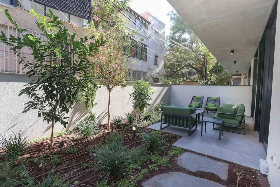 Luxury Garden 1bed Apartment Apartment in Tel Aviv-Yafo