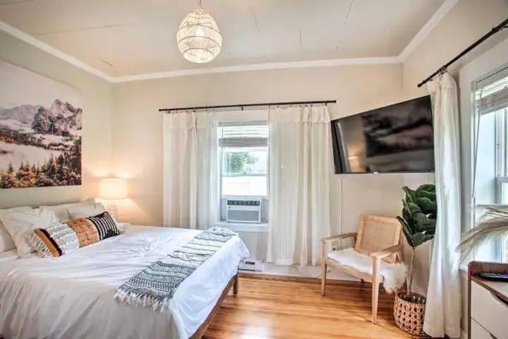 Cheerful 3 bedroom Villa with Backyard Oasis House in Spokane