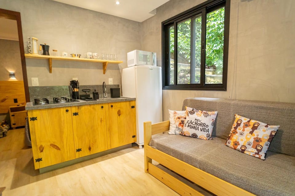 Kitchen or kitchenette, Living room, Seating area, minibar