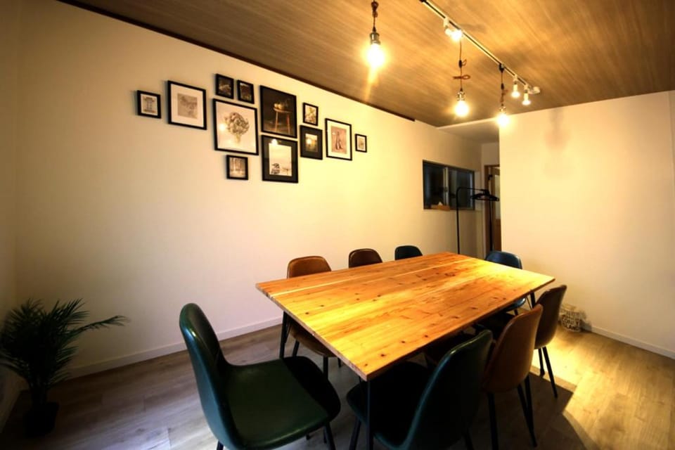 パーティー可能な貸切一軒家 12人で宿泊!デザイナーズハウスがnewOPEN!只今キャンペーン価格 Villa in Osaka