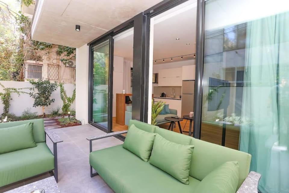 Luxury Garden Studio Apartment 3 Apartment in Tel Aviv-Yafo