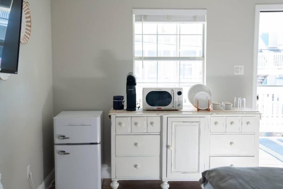 Coffee/tea facilities, Kitchen or kitchenette, minibar, oven, toaster